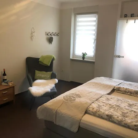 Apartment Ferienwohnung Eberhard Altes Winzerhaus Bullay